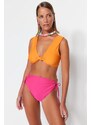 Trendyol Fuchsia Cut Out/Window Vysoký pas Regular Bikini Bottom