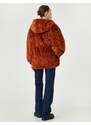 Koton Şahika Ercümen X - Oversized plyšový kabát s kapucí