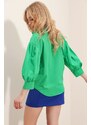 Trend Alaçatı Stili Women's Green Balloon Sleeve Basic Poplin Shirt with Concealed Pop-up