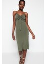 Trendyol Khaki Shirred Detail, vypasovaný srdíčkový límec Midi flexibilní pletené šaty