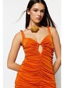 Trendyol Orange Vypasované pletené okno / vystřižené detailní večerní šaty