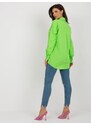 Fashionhunters Světle zelená oversized košile s potiskem