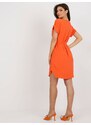 Fashionhunters Oranžové šaty s páskem z RUE PARIS
