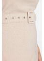 Trendyol béžový čtvercový límec s detailem pásu, vypasované mini krepové pletené šaty
