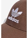 Bavlněná baseballová čepice adidas Originals hnědá barva, s aplikací, IB9970