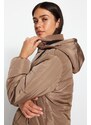 Trendyol Mink nadměrná kožešina s kapucí nepromokavá parka prošívaná péřová bunda