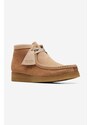 Semišové polobotky Clarks Originals Wallabee Boot dámské, hnědá barva, na klínku, 26169841