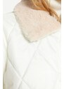 Trendyol Ecru Oversize Collar Für Detail Vodoodpudivý prošívaný péřový kabát
