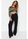 Trendyol Mink Crop Měkký texturovaný pletený svetr