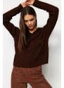 Trendyol Hnědý pletený svetr s výstřihem