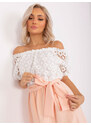 BASIC Bílo-meruňkové mini šaty s krajkou --broskev Meruňková