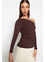 Trendyol Brown Boat Neck Open Shoulder Pleated Fitted/Sticky Cotton Knitted Blouse