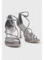 Kožené sandály Guess AXEN2 stříbrná barva, FL7A2X SAT03