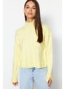 Trendyol Yellow Basic Soft Textured High Neck Sleeve End Štěrbinový pletený svetr