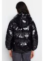 Trendyol černý nadměrný lesklý vodoodpudivý nafukovací kabát s kapucí
