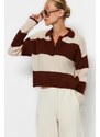 Trendyol Brown Crop Měkký texturovaný pletený svetr s barevným blokem