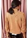 Olalook Dámské mléčně hnědé rukávy Detail Měkký texturovaný pletený svetr