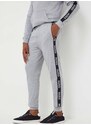 Bavlněné kalhoty HUGO šedá barva, s aplikací