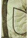 Trendyol Light Khaki nadrozměrný vodoodpudivý prošívaný nafukovací kabát s barevným blokem a plyšovým límcem