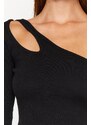 Trendyol Black Fitted Crop With Accessory Detail Piping, Flexible Knitted Blouse with Crop