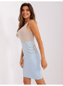 Fashionhunters Světle modrá pletená sukně s nášivkou