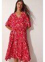 Happiness İstanbul Dámské letní šaty s červeným vzorem do V