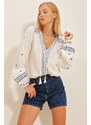 Trend Alaçatı Stili Women's White V Neck Embroidery Detailed Woven Blouse