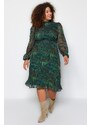 Trendyol Curve zelené paisley vzorované šifonové šaty