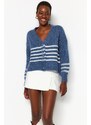 Trendyol Indigo Měkký texturovaný pruhovaný pletený svetr