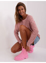 Fashionhunters Světle růžový klasický svetr s kulatým výstřihem
