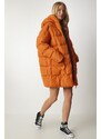 Happiness İstanbul Dámský oranžový oversized péřový kabát s kapucí