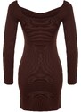 Trendyol Ottoman Brown Shirring Detailní vypasované mini, elastické pletené šaty s rozparkem