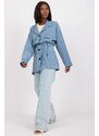 MladaModa Tenký podzimní kabátek s páskem model 4222 barva džínová