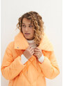 bonprix Prošívaná bunda s kapucí Oranžová