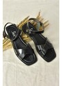 Fox Shoes Women's Black Genuine Leather Cross-Blade Daily Sandals