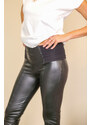 Meera Design Kalhoty s vsadkou a zdobnými švy / Černá eko kůže