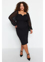 Trendyol Curve Black Plain Bodycone Mini tkané šaty v nadměrných velikostech