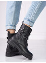 Praktické dámské černé kotníčkové boty na plochém podpatku