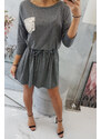 K-Fashion Flitrové šaty s kapsami v grafitové barvě
