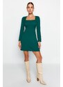 Trendyol Smaragdově zelené Mini tkané šaty se čtvercovým výstřihem
