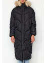 Trendyol Black Oversize kožešina s kapucí vodoodpudivý péřový kabát