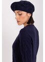 MladaModa Dámská čepice baret s aplikací model 31826 námořnická modrá