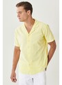 ALTINYILDIZ CLASSICS Men's Yellow Comfort Fit Comfy Cut Monocollar Short Sleeved Straight Linen Shirt.