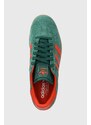 Semišové sneakers boty adidas Originals Gazelle zelená barva, IG6200