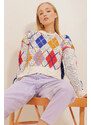 Trend Alaçatı Stili Women's Ecru Crew Neck Diamond Patterned Winter Knitwear Sweater
