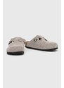 Semišové pantofle Birkenstock Boston pánské, šedá barva, 1027040