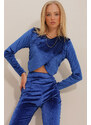 Trend Alaçatı Stili Women's Saxe Blue Crew Neck Wrapped Velvet Crop Blouse