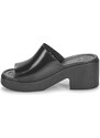 Crocs Dřeváky BROOKLYN HEEL >