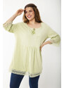 Şans Women's Plus Size Green Rib-Stitched Tunic with Lace Detailed Sleeves and Hem