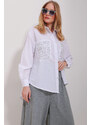 Trend Alaçatı Stili Women's White Double Pocket Trog Embroidered Terrycoton Oversize Shirt